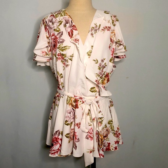 #89 CITY CHIC Heartwine  White Floral Wrap Top 18 - Picture 3 of 12